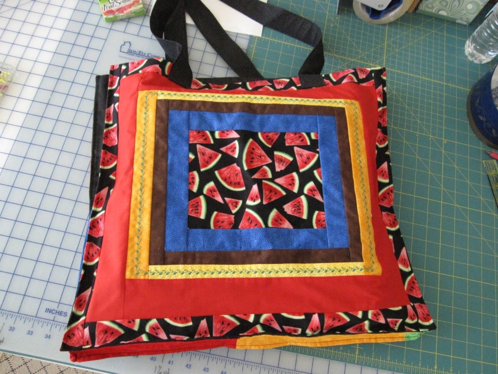 Twist it picnic quilt bag side 1
