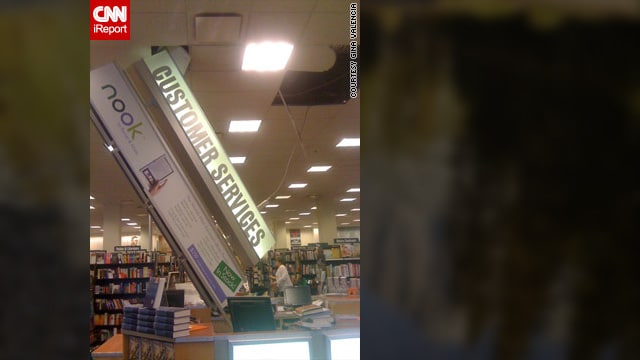 Barnes and Noble Palm Desert Earthquake 4th April 2010