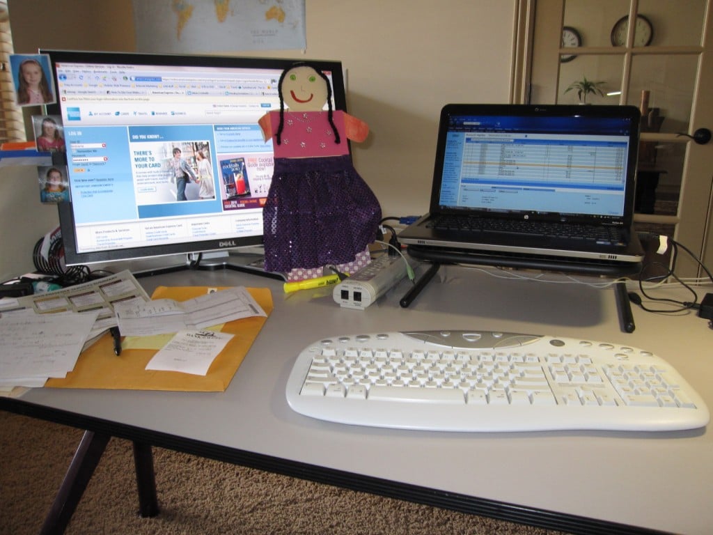 and this is what Nana's desk looks like.